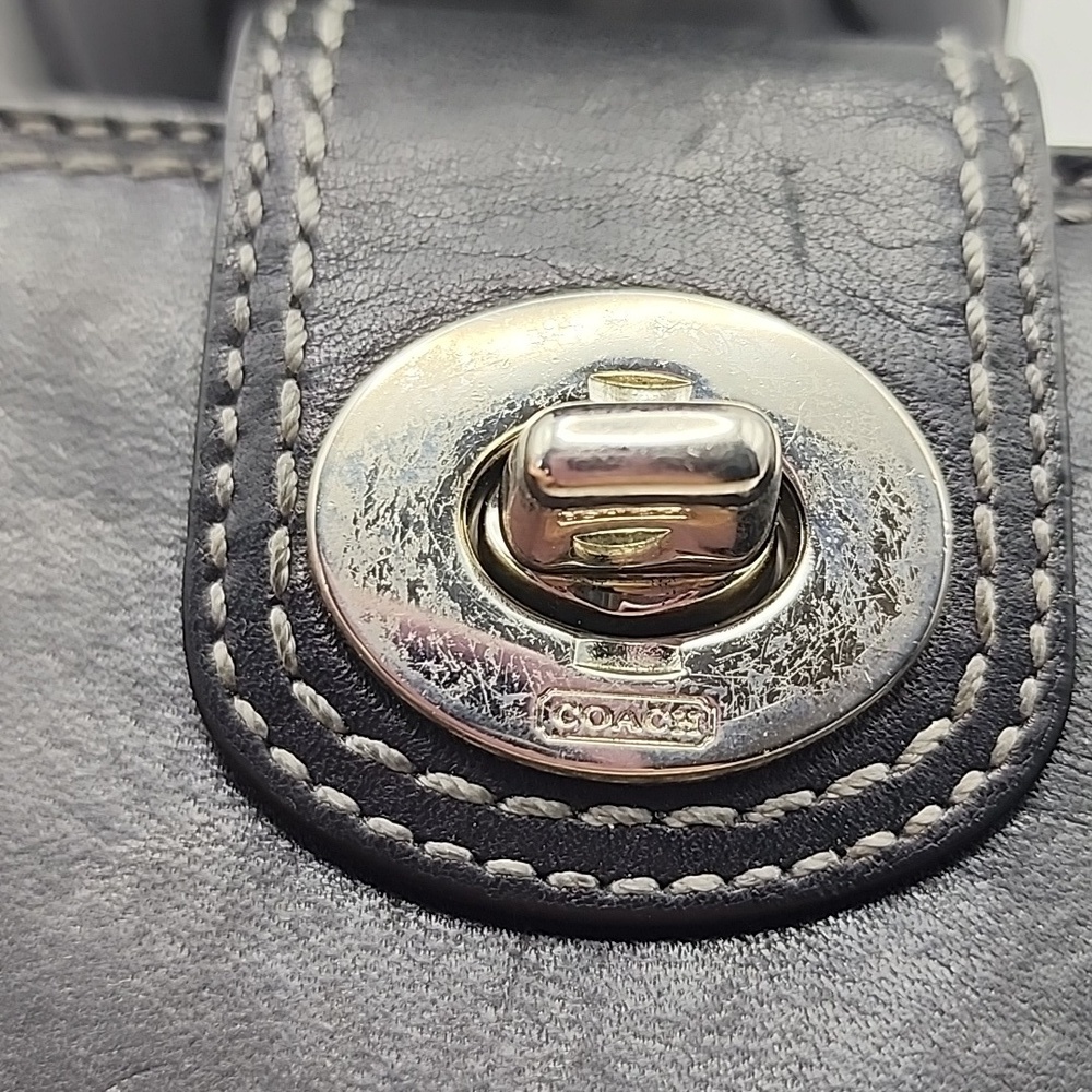 Elegant Coach Black/lavender Leather Women's Bag - Picture 2 of 13